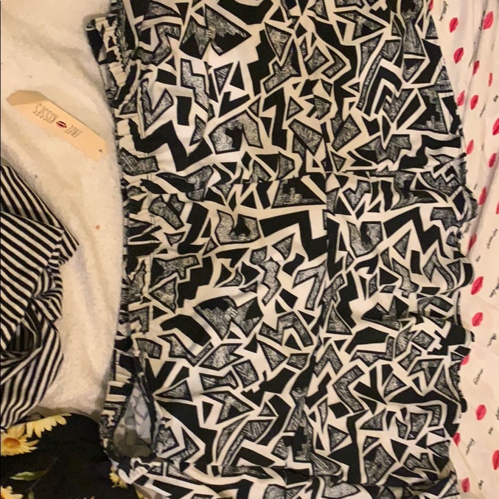Black/white mini skirt